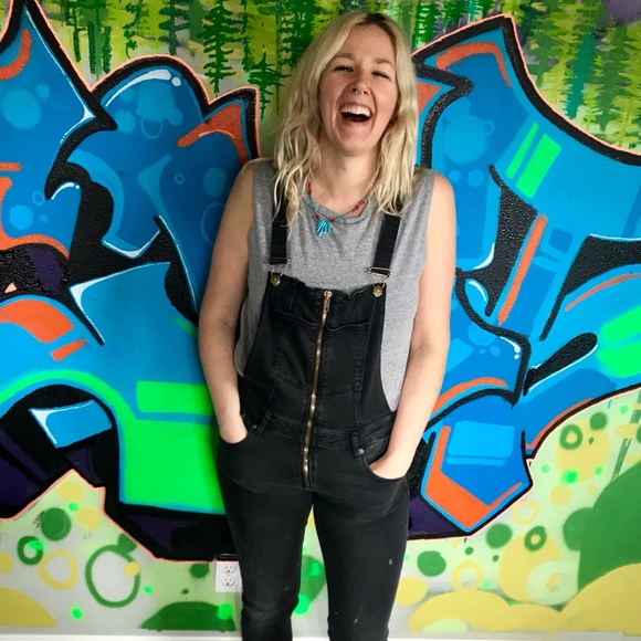 Meet your Posher, Shelby - Picture 1 of 1